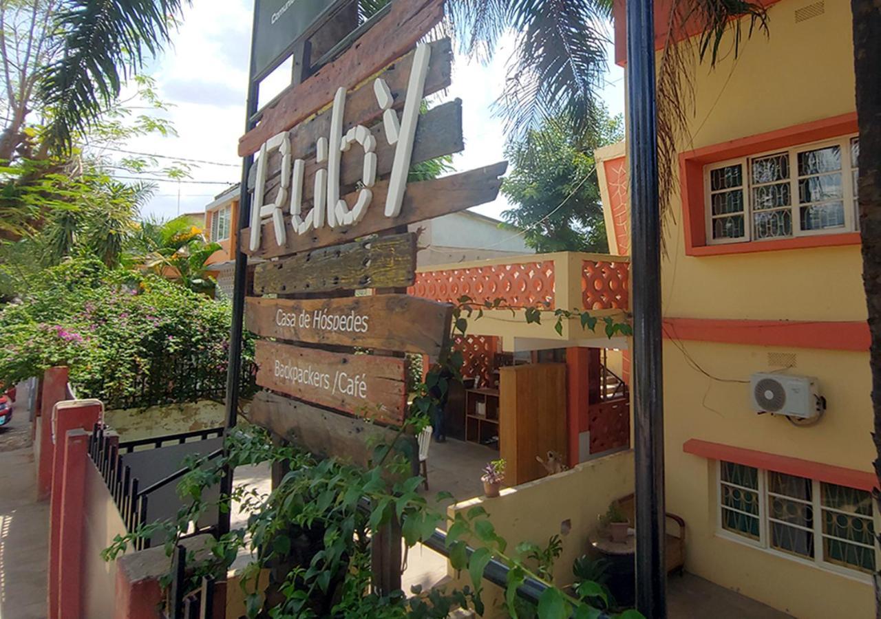 Ruby - Casa De Hospedes - Backpackers Nampula Exterior photo