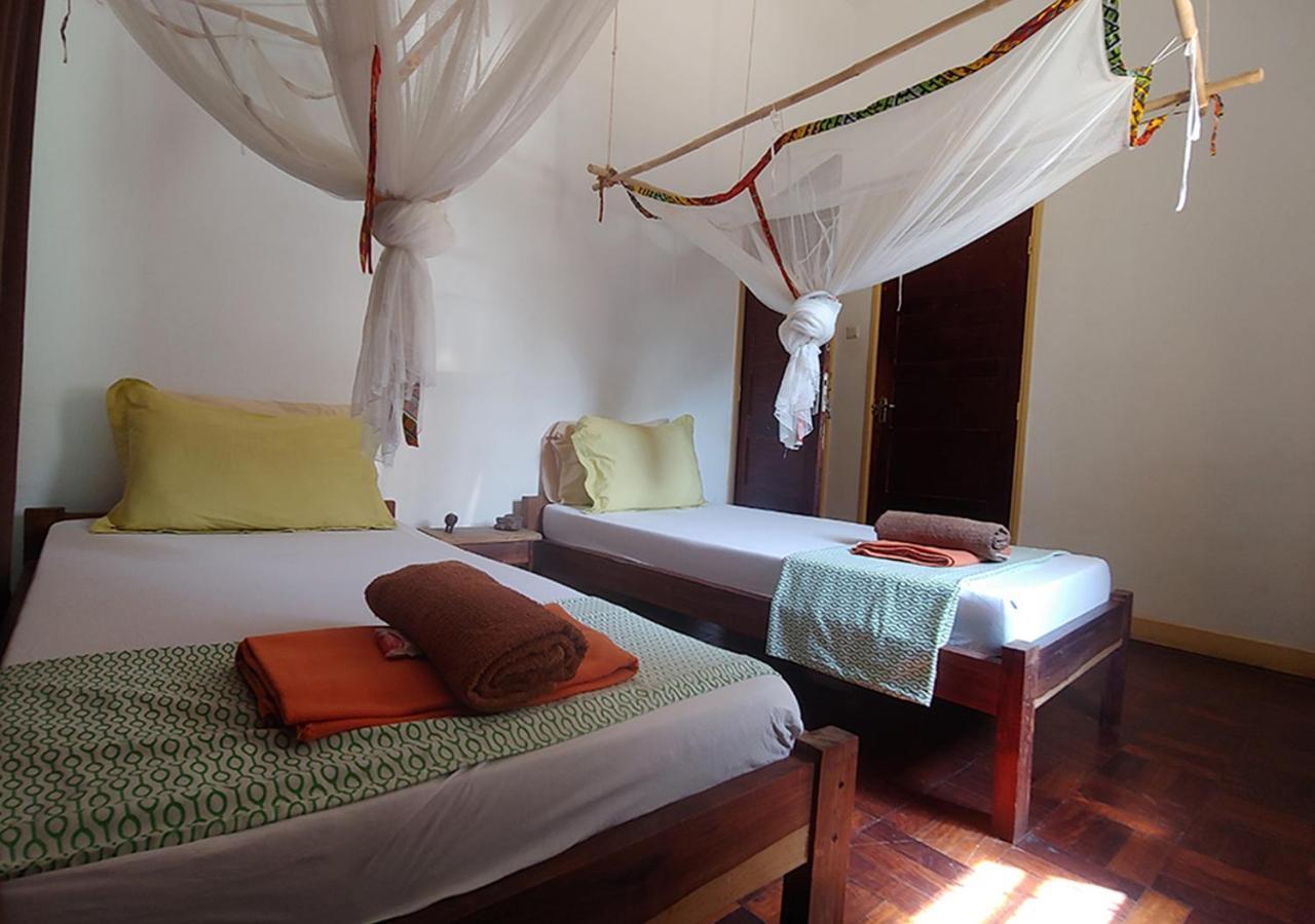 Ruby - Casa De Hospedes - Backpackers Nampula Exterior photo