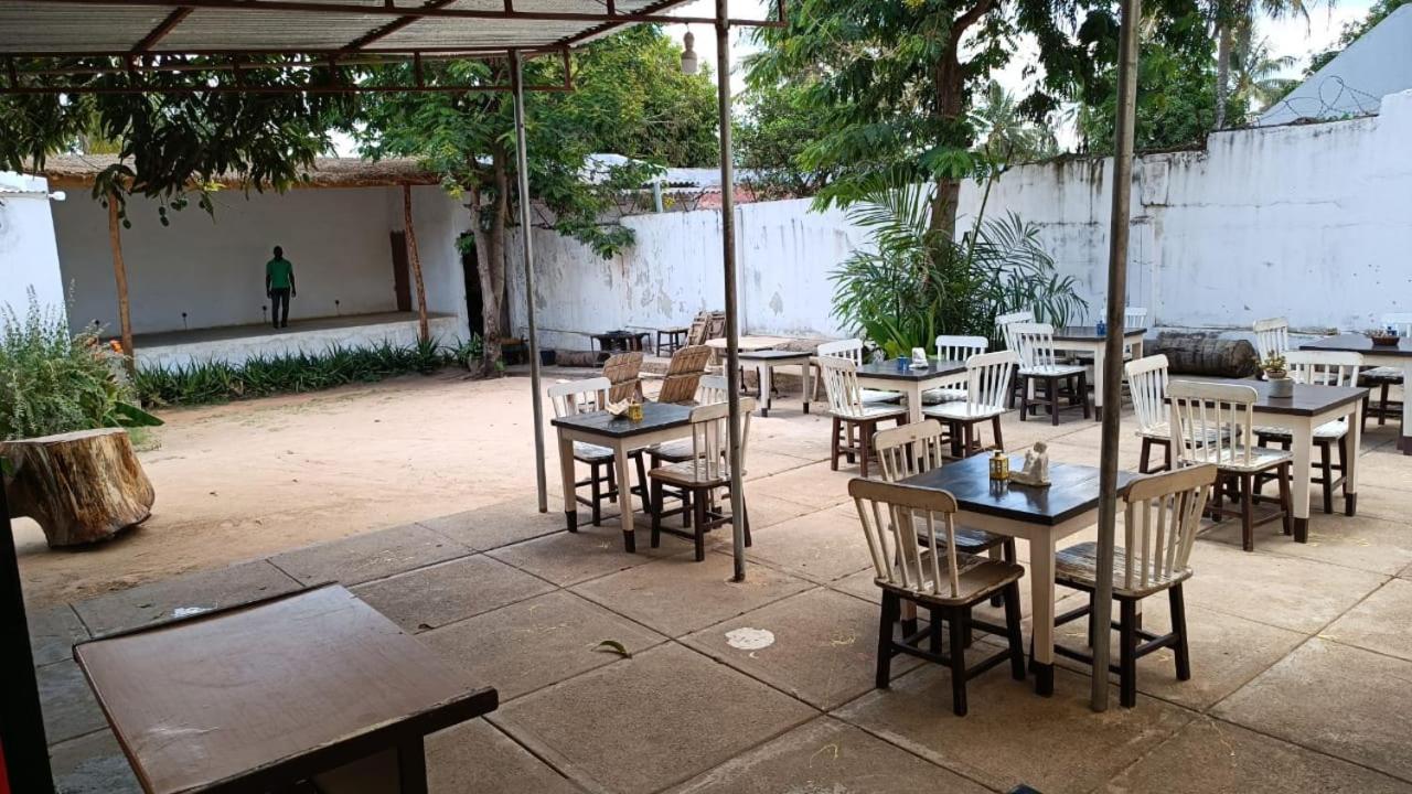 Ruby - Casa De Hospedes - Backpackers Nampula Exterior photo